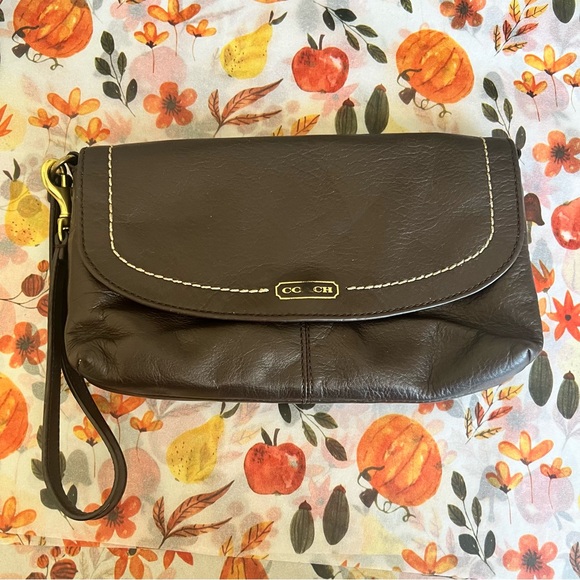 Vintage Coach Pebbled Brown Wristlet - Picture 3 of 10